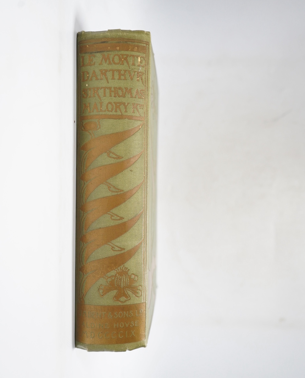 Malory, Sir Thomas - Morte Darthur: The Birth Life and Acts of King Arthur of his Knights of the Round Table....With an introduction by Professor Rhys and embellished with many original designs by Aubrey Beardsley. (the